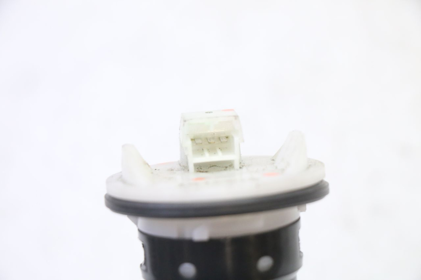 photo de JAUGE RESERVOIR ESSENCE PIAGGIO MP3 HPE 310 (2024 - 2025) - Zoom état d’usage