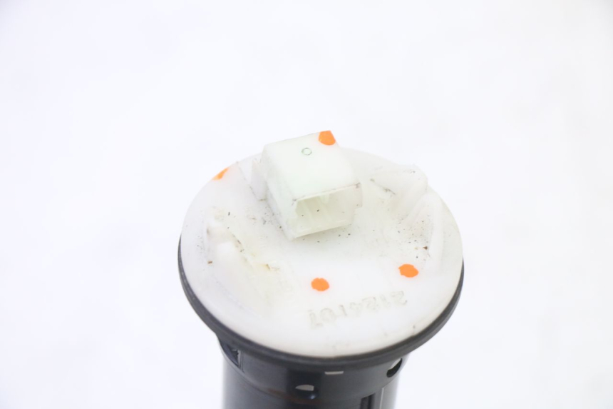 photo de JAUGE RESERVOIR ESSENCE PIAGGIO MP3 HPE 310 (2024 - 2025) - Autre angle de vue