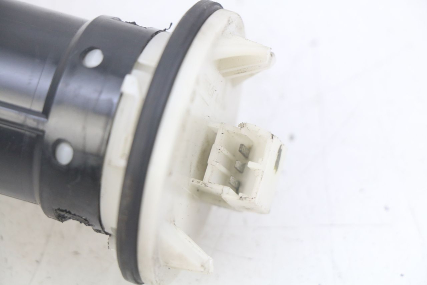 photo de JAUGE RESERVOIR ESSENCE PIAGGIO MP3 LT 400 (2007 - 2012) - Autre angle de vue