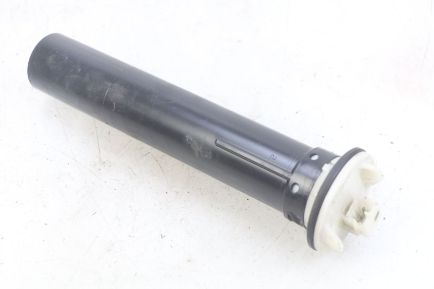 photo de JAUGE RESERVOIR ESSENCE PIAGGIO MP3 LT 400 (2007 - 2012) - Gros plan technique