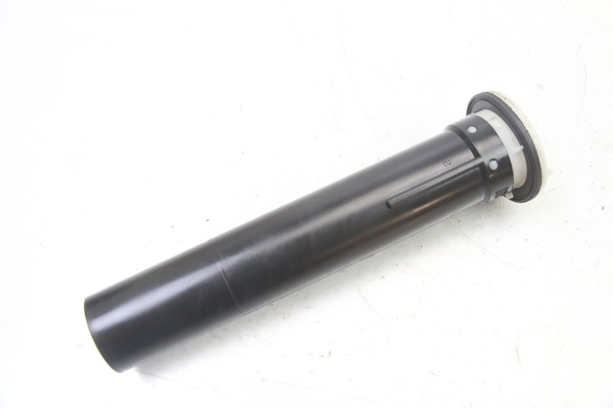 photo de JAUGE RESERVOIR ESSENCE PIAGGIO MP3 LT 400 (2007 - 2012) - Autre angle de vue