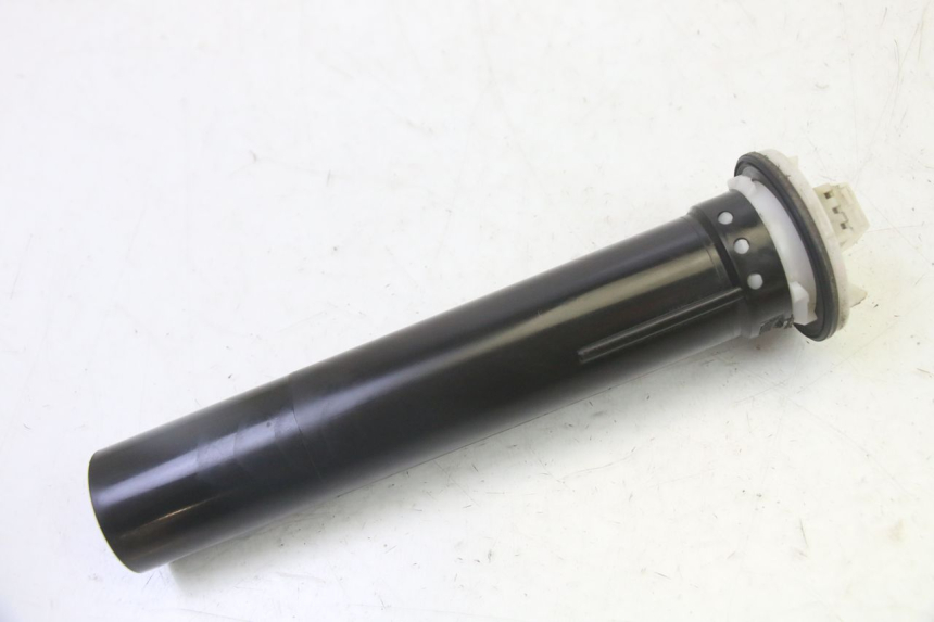 photo de JAUGE RESERVOIR ESSENCE PIAGGIO MP3 LT 300 (2010 - 2016) - Autre angle de vue