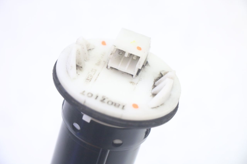 photo de JAUGE RESERVOIR ESSENCE PIAGGIO MP3 LT 400 (2007 - 2012) - Zoom état d’usage