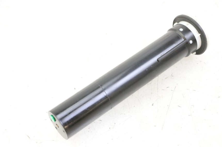 photo de JAUGE RESERVOIR ESSENCE PIAGGIO MP3 500 (2014 - 2017) - Autre angle de vue