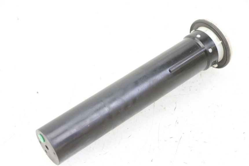 photo de JAUGE RESERVOIR ESSENCE PIAGGIO MP3 RL 250 (2006 - 2010) - Vue d’ensemble