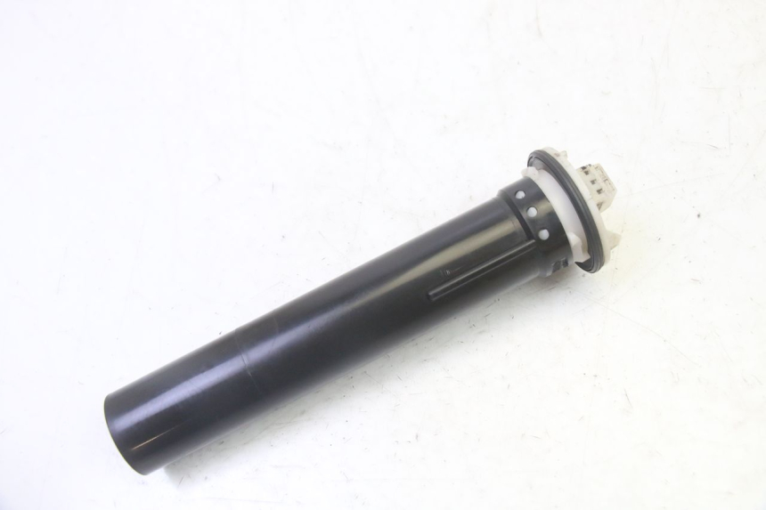 photo de JAUGE RESERVOIR ESSENCE PIAGGIO MP3 500 (2011 - 2015) - Autre angle de vue