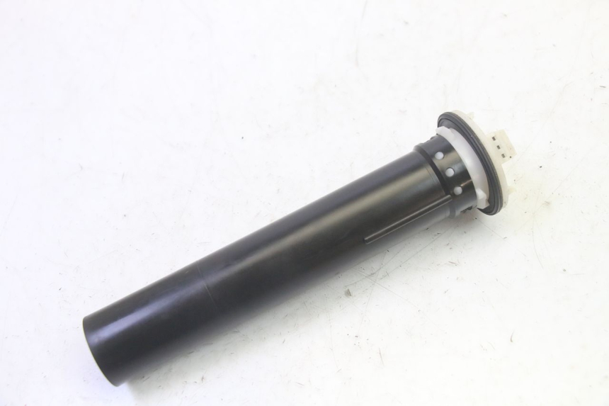 photo de JAUGE RESERVOIR ESSENCE PIAGGIO MP3 RL 250 (2006 - 2010) - Autre angle de vue