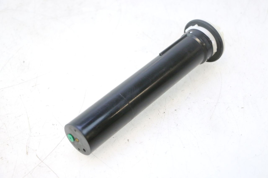 photo de JAUGE RESERVOIR ESSENCE PIAGGIO MP3 500 (2011 - 2015) - Autre angle de vue