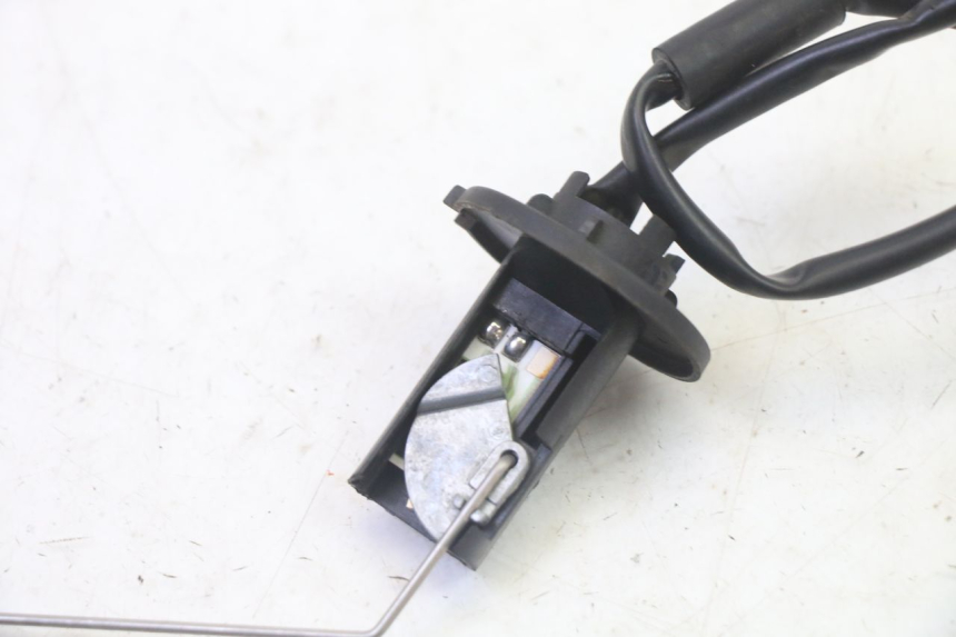 photo de JAUGE RESERVOIR ESSENCE KYMCO LIKE 4T 50 (2019 - 2025) - Zoom état d’usage