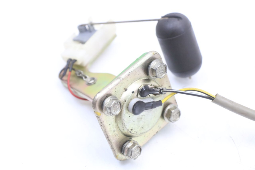 photo de JAUGE RESERVOIR ESSENCE PIAGGIO NEW TYPHOON 50 (2018 - 2021) - Zoom état d’usage