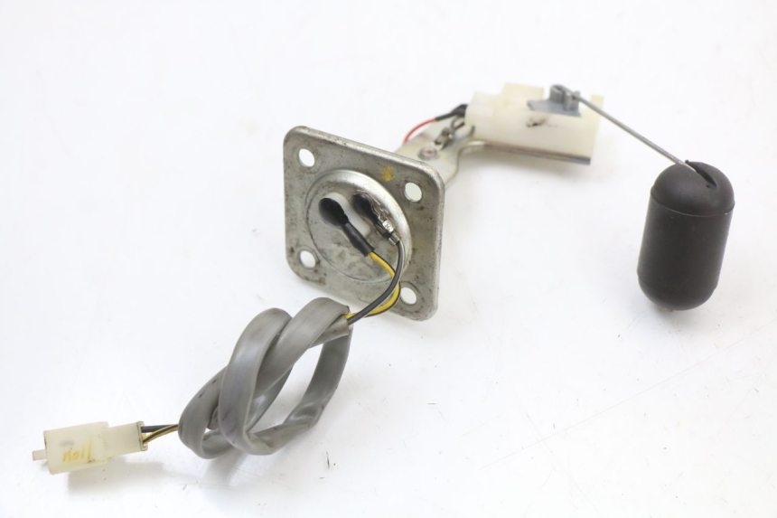 photo de JAUGE RESERVOIR ESSENCE PIAGGIO NEW TYPHOON 50 (2018 - 2021) - Autre angle de vue