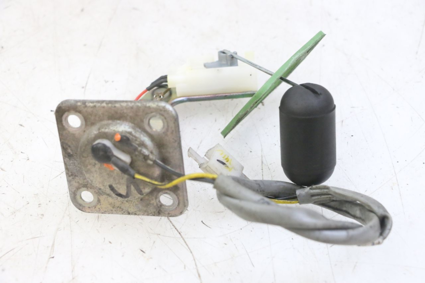 photo de JAUGE RESERVOIR ESSENCE PIAGGIO NEW TYPHOON 50 (2018 - 2021) - Autre angle de vue