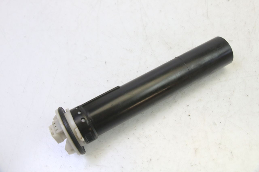 photo de JAUGE RESERVOIR ESSENCE PIAGGIO NEW TYPHOON 50 (2010 - 2017) - Autre angle de vue