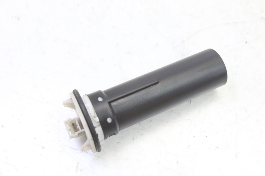 photo de JAUGE RESERVOIR ESSENCE PIAGGIO NRG POWER PUREJET 50 (2018 - 2021) - Autre angle de vue