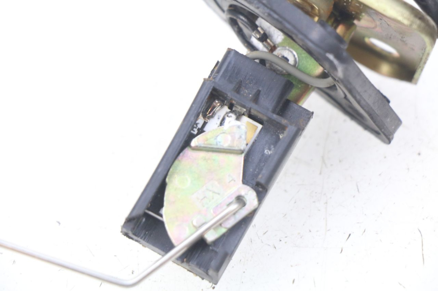 photo de JAUGE RESERVOIR ESSENCE SYM ORBIT III 3 4T 50 (2021 - 2025) - Gros plan technique