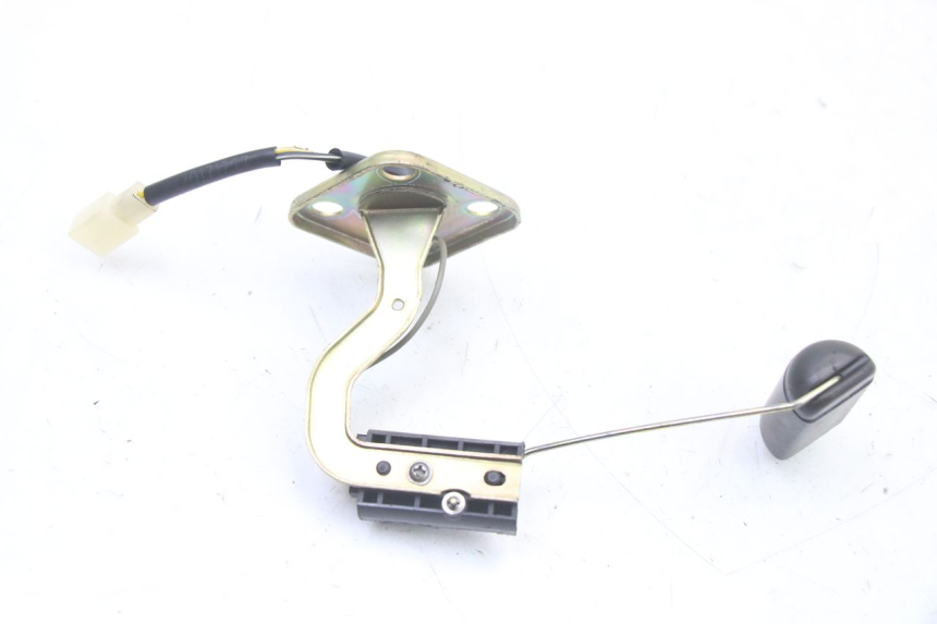 photo de JAUGE RESERVOIR ESSENCE PEUGEOT KISBEE 4T 50 (2018 - 2022) - Zoom état d’usage