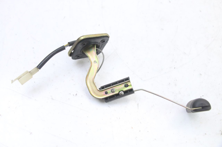 photo de JAUGE RESERVOIR ESSENCE PEUGEOT KISBEE 4T 50 (2010 - 2017) - Zoom état d’usage