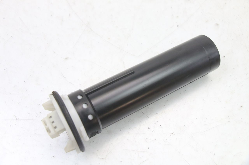 photo de JAUGE RESERVOIR ESSENCE PIAGGIO VESPA LX IE 125 (2010 - 2012) - Autre angle de vue