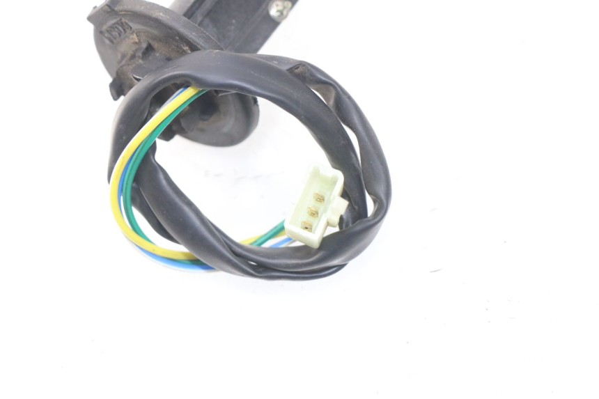 photo de JAUGE RESERVOIR ESSENCE VASTRO R-ONE 4T 50 (2014 - 2022) - Zoom état d’usage