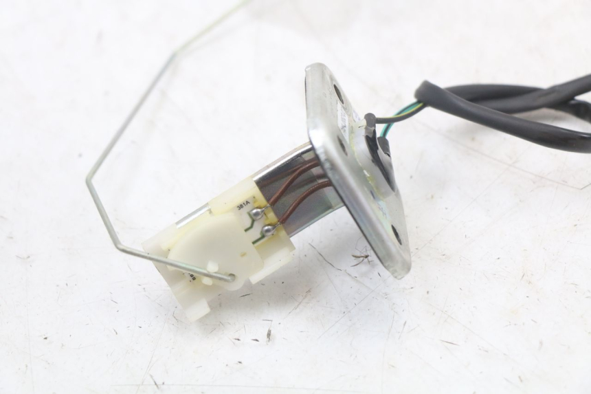 photo de JAUGE RESERVOIR ESSENCE ROYAL ENFIELD CONTINENTAL GT 650 (2019 - 2024) - Détail de la pièce