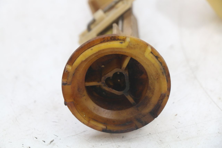 photo de JAUGE RESERVOIR ESSENCE GILERA RUNNER LC 50 (1997 - 1998) - Autre angle de vue