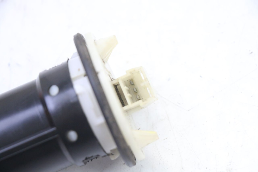 photo de JAUGE RESERVOIR ESSENCE GILERA RUNNER SP 50 (2006 - 2008) - Détail de la pièce