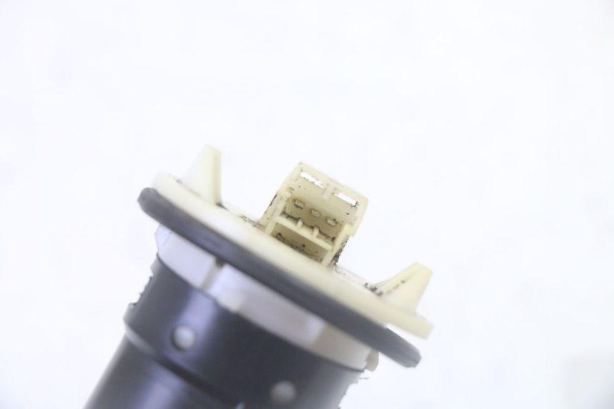 photo de JAUGE RESERVOIR ESSENCE GILERA RUNNER SP 50 (2009 - 2017) - Zoom état d’usage