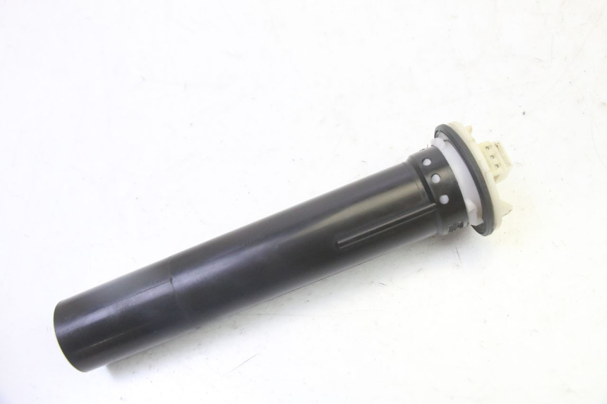 photo de JAUGE RESERVOIR ESSENCE GILERA RUNNER SP 50 (2009 - 2017) - Gros plan technique