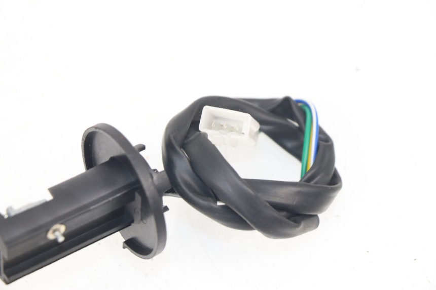 photo de JAUGE RESERVOIR ESSENCE JM MOTORS SANTANA 50 (2014 - 2023) - Zoom état d’usage