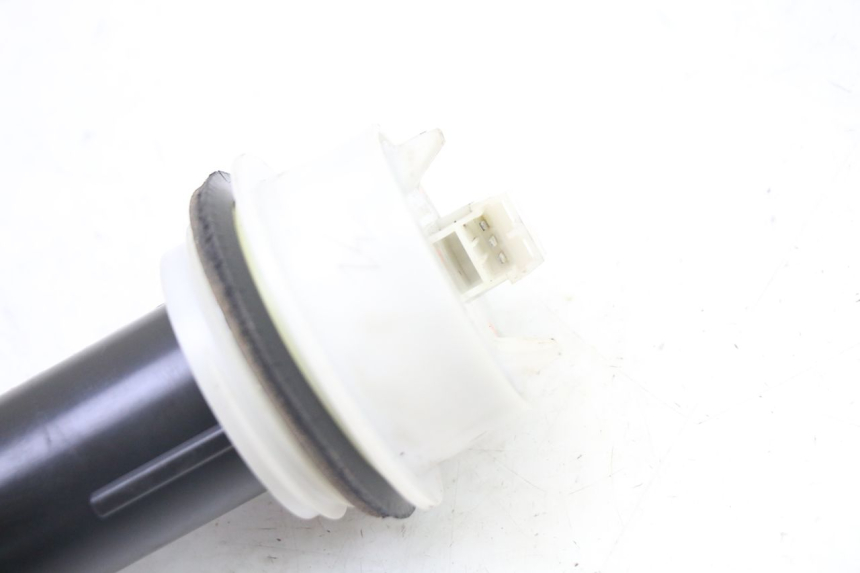 photo de JAUGE RESERVOIR ESSENCE PEUGEOT SATELIS 250 (2006 - 2012) - Détail de la pièce