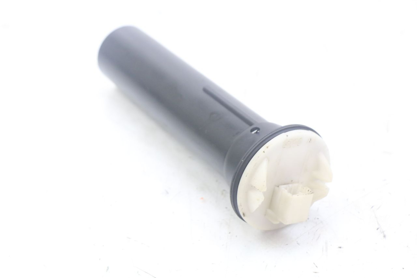 photo de JAUGE RESERVOIR ESSENCE APRILIA SCARABEO 100 (2003 - 2012) - Autre angle de vue