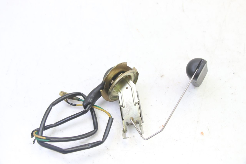 photo de JAUGE RESERVOIR ESSENCE PEUGEOT SPEEDAKE 50 (1995 - 1997) - Zoom état d’usage