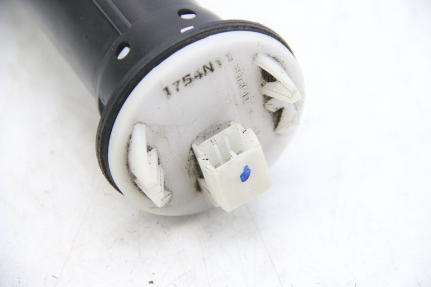 photo de JAUGE RESERVOIR ESSENCE APRILIA SR 2T 50 (2012 - 2017) - Détail de la pièce