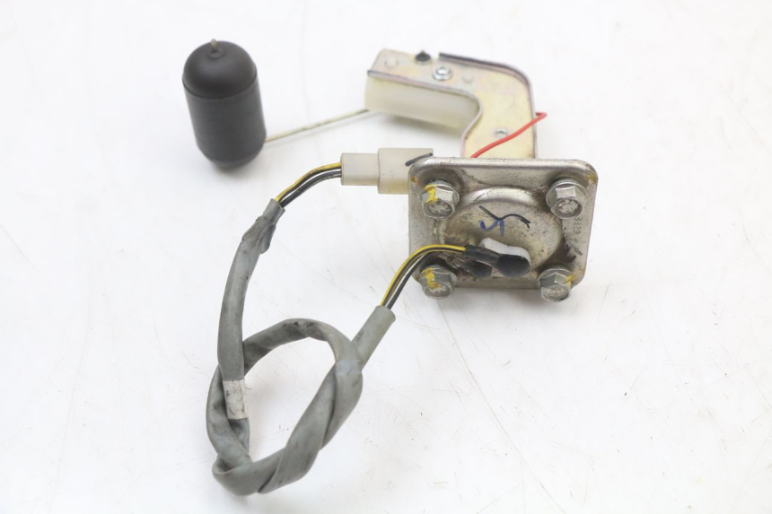 photo de JAUGE RESERVOIR ESSENCE APRILIA SR 2T 50 (2018 - 2022) - Zoom état d’usage