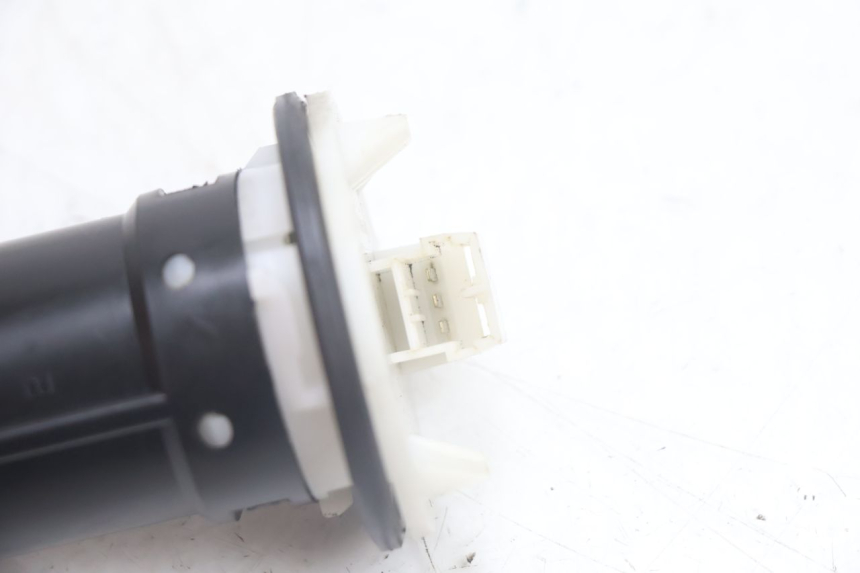 photo de JAUGE RESERVOIR ESSENCE APRILIA SR 2T 50 (2012 - 2017) - Détail de la pièce