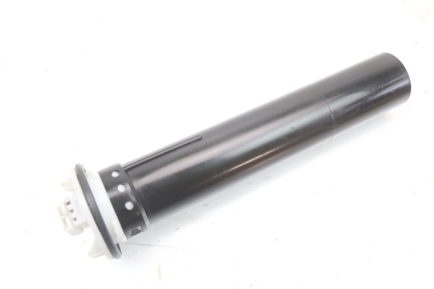 photo de JAUGE RESERVOIR ESSENCE APRILIA SR MOTARD 50 (2012 - 2018) - Autre angle de vue