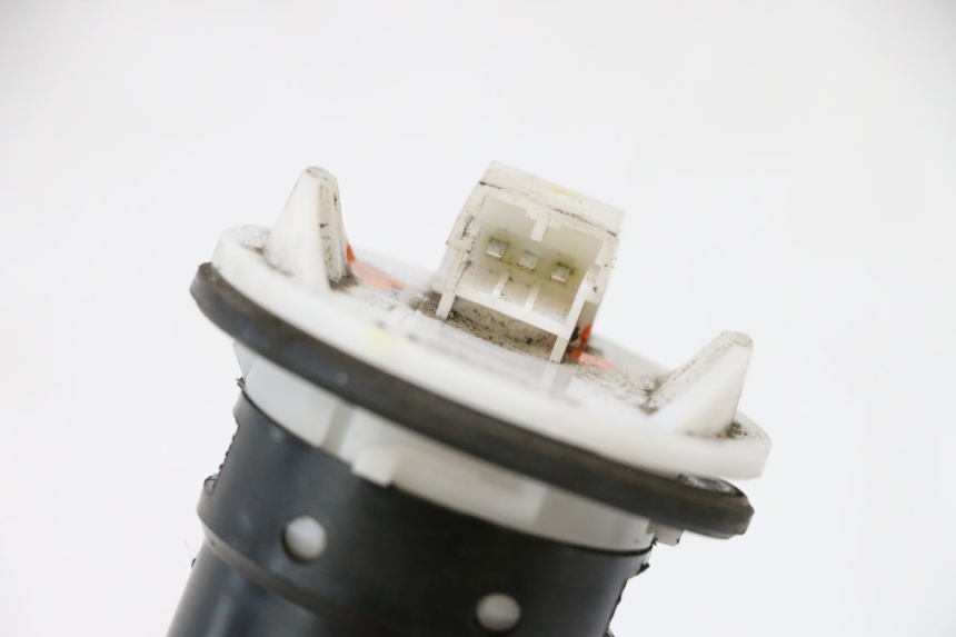 photo de JAUGE RESERVOIR ESSENCE APRILIA SR MOTARD 50 (2012 - 2018) - Zoom état d’usage
