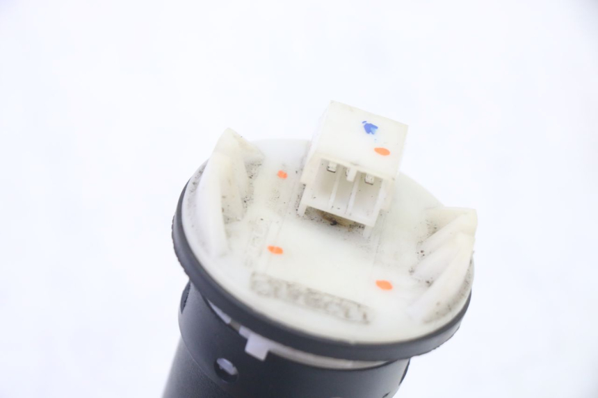 photo de JAUGE RESERVOIR ESSENCE APRILIA SR R 2T LC 50 (2018 - 2021) - Zoom état d’usage