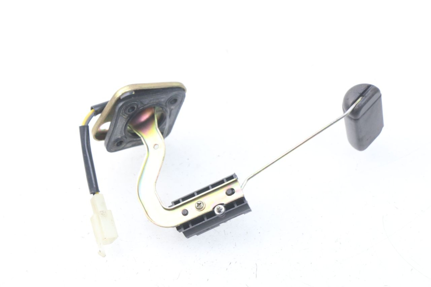 photo de JAUGE RESERVOIR ESSENCE PEUGEOT STREETZONE 2T 50 (2014 - 2019) - Zoom état d’usage