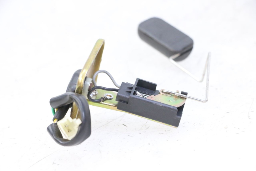 photo de JAUGE RESERVOIR ESSENCE SYM FIDDLE 3 III 50 (2014 - 2020) - Autre angle de vue