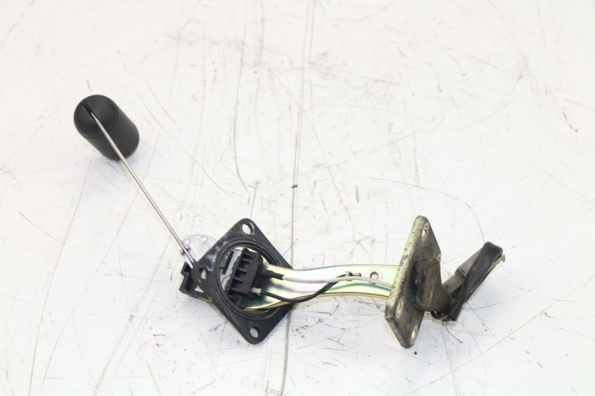 photo de JAUGE RESERVOIR ESSENCE SYM GTS 125 (2005 - 2008) - Autre angle de vue