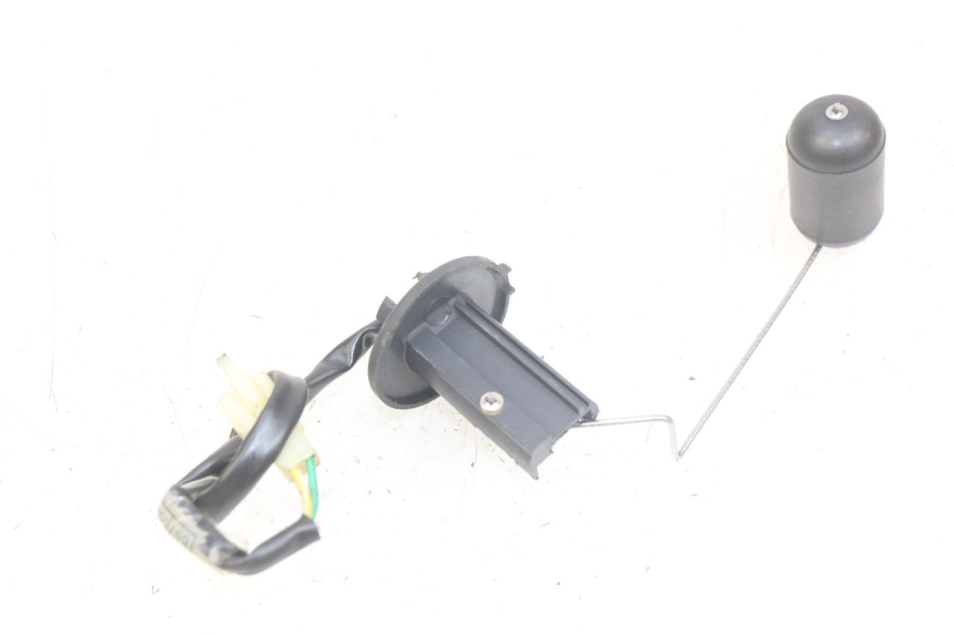 photo de JAUGE RESERVOIR ESSENCE SYM SYMPHONY 125 (2009 - 2015) - Détail de la pièce