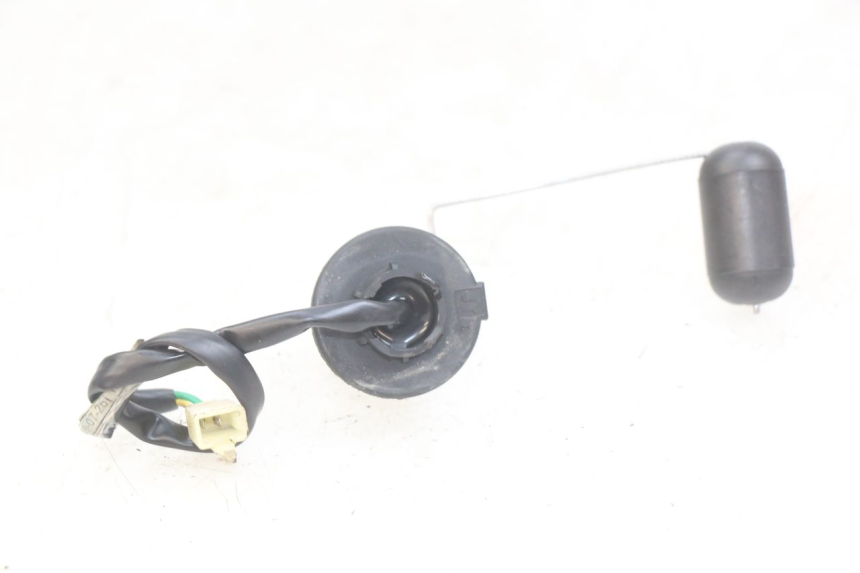 photo de JAUGE RESERVOIR ESSENCE SYM SYMPHONY 125 (2009 - 2015) - Autre angle de vue