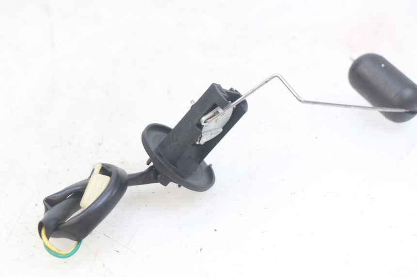 photo de JAUGE RESERVOIR ESSENCE PEUGEOT TWEET 4T 50 (2010 - 2014) - Zoom état d’usage