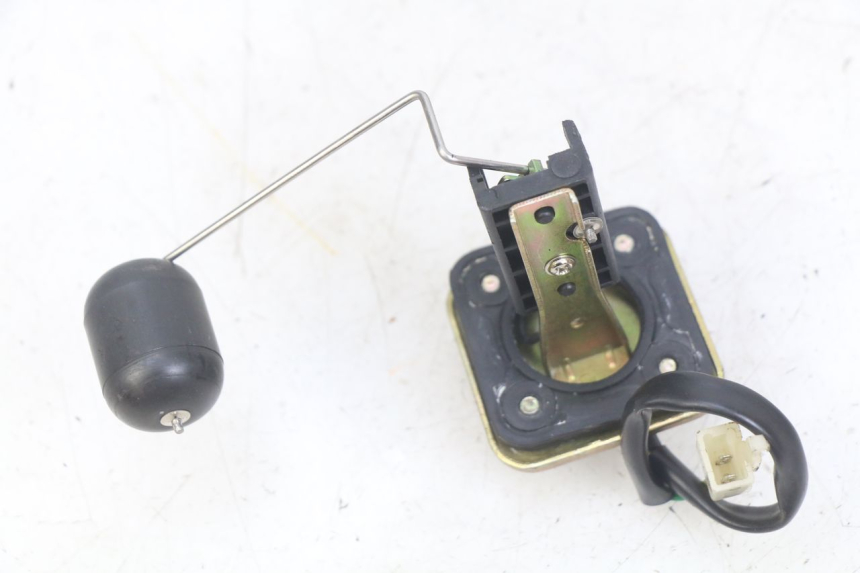 photo de JAUGE RESERVOIR ESSENCE PEUGEOT TWEET 125 (2018 - 2021) - Zoom état d’usage