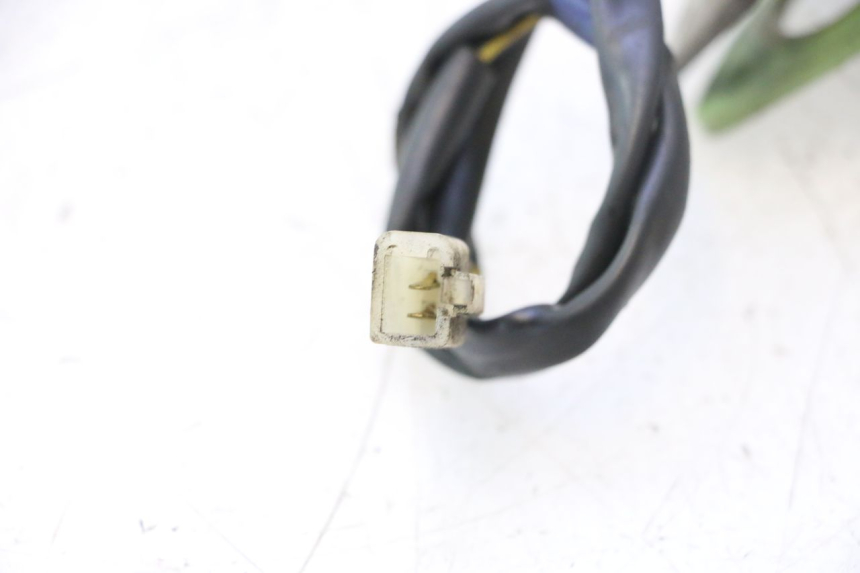 photo de JAUGE RESERVOIR ESSENCE PIAGGIO VESPA PRIMAVERA 2T 50 (2013 - 2018) - Points de fixation