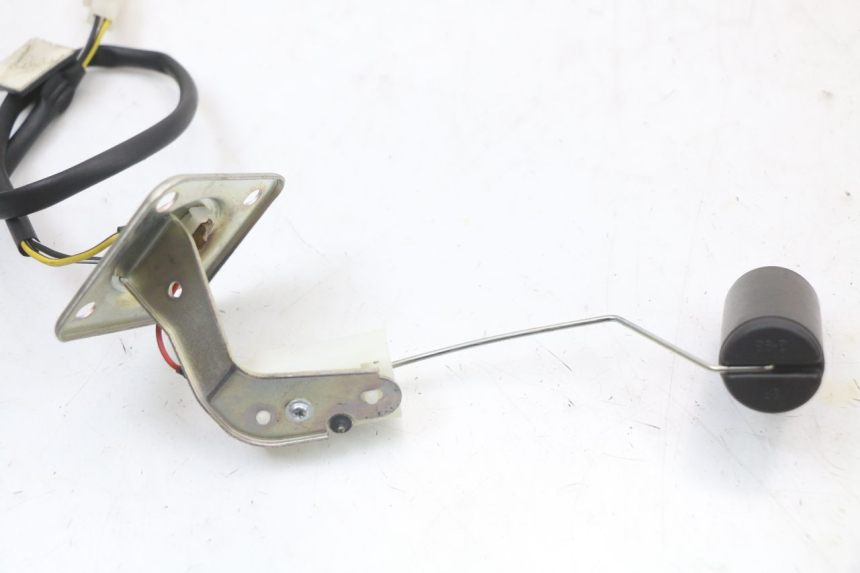 photo de JAUGE RESERVOIR ESSENCE PIAGGIO VESPA PRIMAVERA 4T 50 (2021 - 2024) - Autre angle de vue