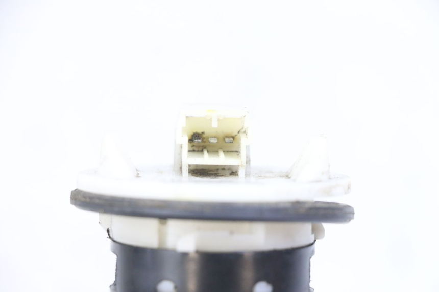 photo de JAUGE RESERVOIR ESSENCE PIAGGIO X10 125 (2012 - 2017) - Autre angle de vue