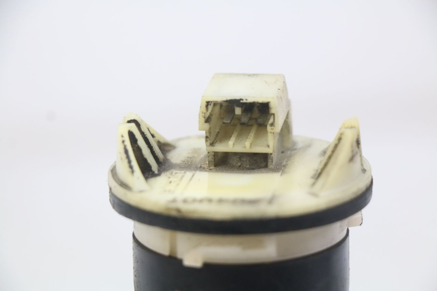 photo de JAUGE RESERVOIR ESSENCE PIAGGIO X8 125 (2004 - 2007) - Autre angle de vue