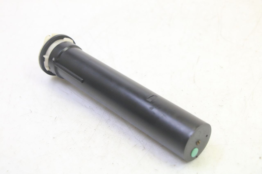 photo de JAUGE RESERVOIR ESSENCE PIAGGIO X8 125 (2004 - 2007) - Gros plan technique